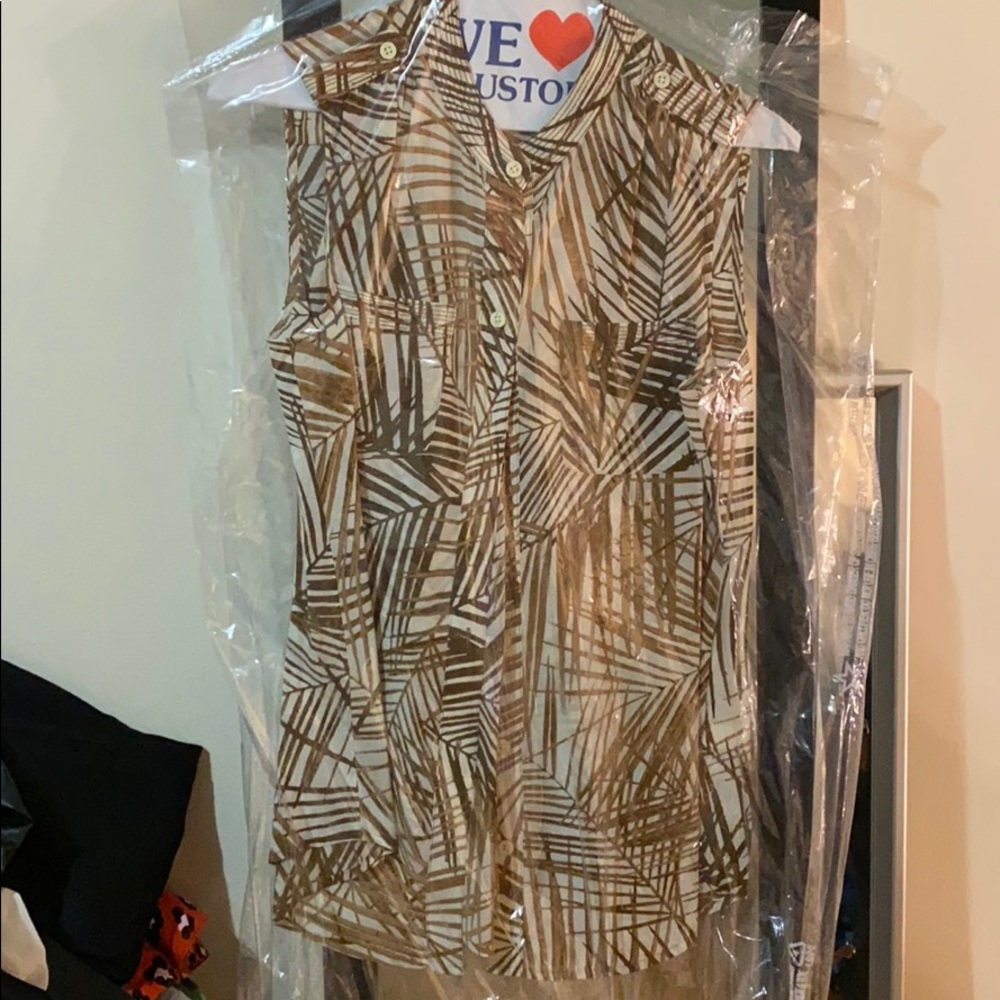 Banana Republic silk sleeveless top